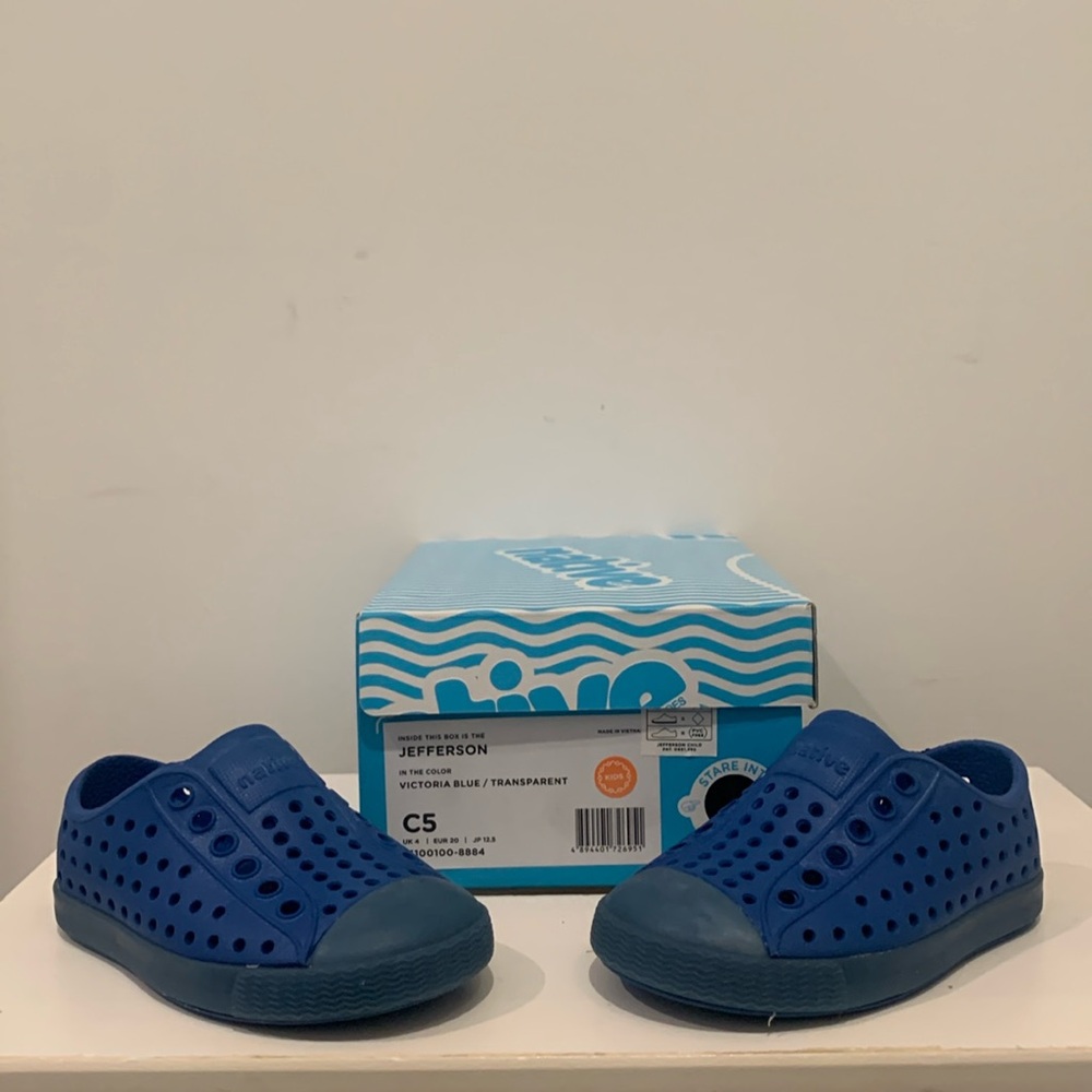 Native Jefferson shoes victoria blue/transparent size C5.